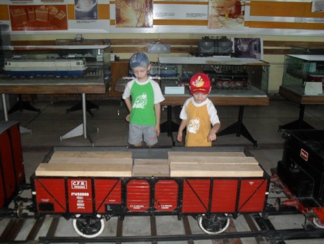 “Cu antren, de la roata pan’ la tren!” la Muzeul C.F.R.